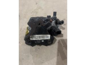 Begagnade Mekanisk bränslepump Mercedes A (W169) 2.0 A-180 CDI 16V 5-Drs. Pris € 35,00 Marginaltabell erbjuds av F. van den Mosselaar autodemontage