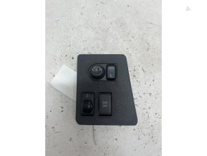 Begagnade Brytare (diverse) Nissan Qashqai (J10) 2.0 16V Pris € 15,00 Marginaltabell erbjuds av F. van den Mosselaar autodemontage