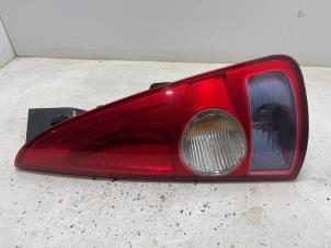 Begagnade Baklykta, höger Renault Espace (JK) 2.0 16V Turbo Pris € 25,00 Marginaltabell erbjuds av F. van den Mosselaar autodemontage