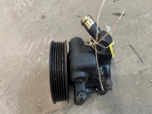 Begagnade Servostyrningspump Ford Fiesta 5 (JD/JH) 1.25 16V Pris € 35,00 Marginaltabell erbjuds av F. van den Mosselaar autodemontage