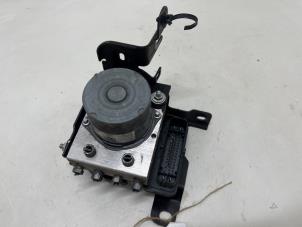 Używane Pompa ABS Peugeot Partner (EA//EF/EN/EU) 1.5 BlueHDi 100 Cena € 70,00 Procedura marży oferowane przez F. van den Mosselaar autodemontage