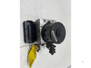 Begagnade ABS-pump Audi A3 (8P1) 1.6 Pris € 40,00 Marginaltabell erbjuds av F. van den Mosselaar autodemontage