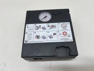 Begagnade Däckpump Audi A3 Limousine (8YS) 2.0 30 TDI 16V Pris € 25,00 Marginaltabell erbjuds av F. van den Mosselaar autodemontage