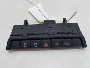 Używane Przelacznik swiatel awaryjnych Audi A3 Limousine (8YS) 2.0 30 TDI 16V Cena € 50,00 Procedura marży oferowane przez F. van den Mosselaar autodemontage