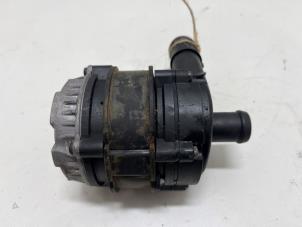 Gebruikte Waterpomp Audi A3 Limousine (8YS) 2.0 30 TDI 16V Prijs € 25,00 Margeregeling aangeboden door F. van den Mosselaar autodemontage