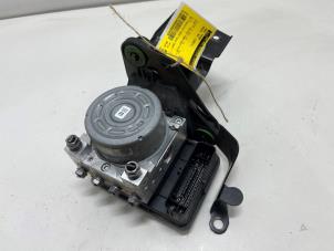 Begagnade ABS-pump Audi A3 Limousine (8YS) 2.0 30 TDI 16V Pris € 250,00 Marginaltabell erbjuds av F. van den Mosselaar autodemontage