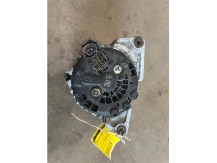Dynamo från en Opel Astra J (PC6/PD6/PE6/PF6) 1.4 Turbo 16V 2010