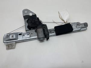 Używane Mechanizm szyby lewej tylnej wersja 4-drzwiowa Renault Megane II Grandtour (KM) 1.6 16V Cena € 22,50 Procedura marży oferowane przez F. van den Mosselaar autodemontage