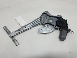 Gebruikte Raammechaniek 4Deurs links-achter Nissan Almera (N16) 1.5 16V Prijs € 22,50 Margeregeling aangeboden door F. van den Mosselaar autodemontage