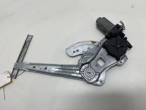 Gebruikte Raammechaniek 4Deurs rechts-achter Nissan Almera (N16) 1.5 16V Prijs € 22,50 Margeregeling aangeboden door F. van den Mosselaar autodemontage