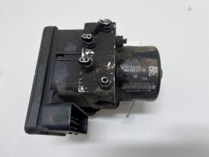 Begagnade ABS-pump Volkswagen Touran (1T1/T2) 1.9 TDI 105 Euro 3 Pris € 40,00 Marginaltabell erbjuds av F. van den Mosselaar autodemontage