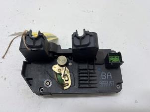 Gebruikte Deurslot Mechaniek 4Deurs links-achter Opel Astra G Caravan (F35) 1.6 GL,Club,Sport,CDX Prijs € 15,00 Margeregeling aangeboden door F. van den Mosselaar autodemontage