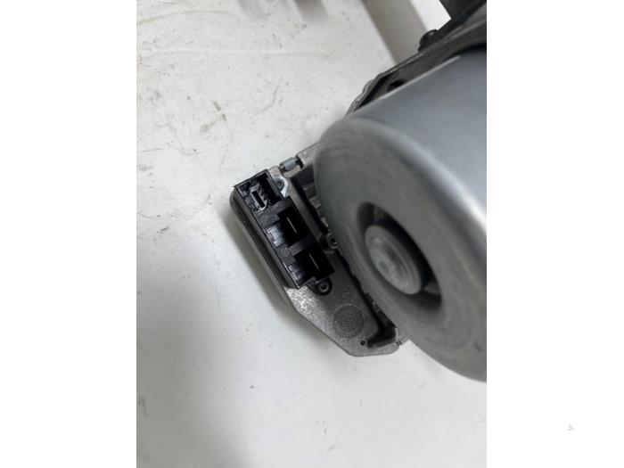 Elservostyrningsenhet från en Kia Cee'd (EDB5) 1.4 CVVT 16V 2007