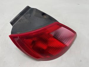 Gebruikte Achterlicht links Mitsubishi Colt (Z2/Z3) 1.3 16V Prijs € 25,00 Margeregeling aangeboden door F. van den Mosselaar autodemontage