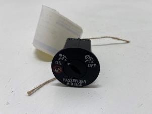 Gebruikte Airbag schakelaar Opel Insignia Sports Tourer 2.0 CDTI 16V 130 ecoFLEX Prijs € 10,00 Margeregeling aangeboden door F. van den Mosselaar autodemontage