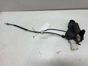 Gebruikte Deurslot Mechaniek 4Deurs links-voor Peugeot 407 (6D) 1.6 HDi 16V Prijs € 15,00 Margeregeling aangeboden door F. van den Mosselaar autodemontage