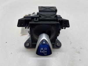 Gebruikte Selectiehendel automaat Toyota Auris (E15) 1.8 16V HSD Full Hybrid Prijs € 25,00 Margeregeling aangeboden door F. van den Mosselaar autodemontage