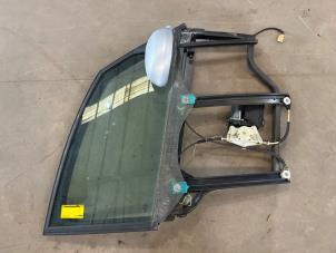 Begagnade Fönstermekanism, 4-dörrars, höger fram Audi A2 (8Z0) 1.4 16V Pris € 50,00 Marginaltabell erbjuds av F. van den Mosselaar autodemontage