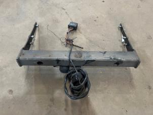 Gebruikte Trekhaak Volkswagen Transporter T5 2.0 TDI DRF Prijs € 100,00 Margeregeling aangeboden door F. van den Mosselaar autodemontage