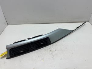Gebruikte Luchtrooster Dashboard BMW 3 serie (F30) 316i 1.6 16V Prijs € 25,00 Margeregeling aangeboden door F. van den Mosselaar autodemontage