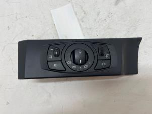 Gebruikte Licht Schakelaar BMW 5 serie Touring (E61) 525i 24V Prijs € 15,00 Margeregeling aangeboden door F. van den Mosselaar autodemontage