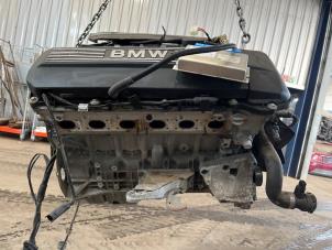 Begagnade Motor BMW 3 serie (E46/2C) 323 Ci 24V Pris € 350,00 Marginaltabell erbjuds av F. van den Mosselaar autodemontage