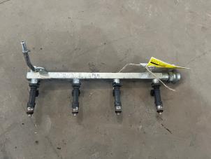 Begagnade Bränsleinsprutningsmunstycke Opel Antara (LA6) 2.4 16V 4x4 Pris € 100,00 Marginaltabell erbjuds av F. van den Mosselaar autodemontage