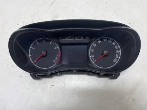 Gebruikte Kilometerteller KM Opel Corsa E 1.4 16V Prijs € 70,00 Margeregeling aangeboden door F. van den Mosselaar autodemontage