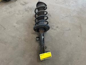 Gebruikte Mac Phersonpoot rechts-voor Mazda CX-5 I (KE,GH) 2.2 Skyactiv D 175 16V 4WD Prijs € 50,00 Margeregeling aangeboden door F. van den Mosselaar autodemontage