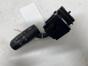 Gebruikte Pinker Schakelaar Mazda CX-5 I (KE,GH) 2.2 Skyactiv D 175 16V 4WD Prijs € 14,99 Margeregeling aangeboden door F. van den Mosselaar autodemontage