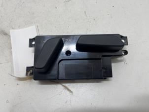 Gebruikte Schakelaar Stoelverstelling Mazda CX-5 I (KE,GH) 2.2 Skyactiv D 175 16V 4WD Prijs € 25,00 Margeregeling aangeboden door F. van den Mosselaar autodemontage