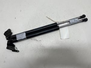 Gebruikte Gasdemperset Achterklep Mazda CX-5 I (KE,GH) 2.2 Skyactiv D 175 16V 4WD Prijs € 20,00 Margeregeling aangeboden door F. van den Mosselaar autodemontage