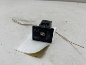 Gebruikte Airbag Slot Mazda CX-5 I (KE,GH) 2.2 Skyactiv D 175 16V 4WD Prijs € 10,00 Margeregeling aangeboden door F. van den Mosselaar autodemontage