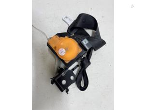 Gebruikte Veiligheidsgordel rechts-achter Mazda CX-5 I (KE,GH) 2.2 Skyactiv D 175 16V 4WD Prijs € 35,00 Margeregeling aangeboden door F. van den Mosselaar autodemontage