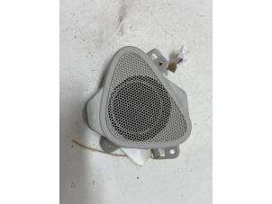 Gebruikte Speaker Mazda CX-5 I (KE,GH) 2.2 Skyactiv D 175 16V 4WD Prijs € 20,00 Margeregeling aangeboden door F. van den Mosselaar autodemontage