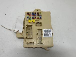 Begagnade Säkringsbox Kia Optima 2.0 CVVT Hybrid 16V Pris € 125,00 Marginaltabell erbjuds av F. van den Mosselaar autodemontage