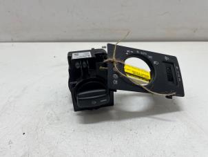 Begagnade Ljusbrytare Mercedes B (W245) 2.0 B-200 16V Turbo Pris € 20,00 Marginaltabell erbjuds av F. van den Mosselaar autodemontage