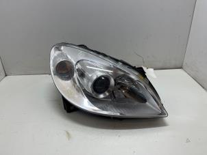 Begagnade Strålkastare, höger Mercedes B (W245) 2.0 B-200 16V Turbo Pris € 60,00 Marginaltabell erbjuds av F. van den Mosselaar autodemontage