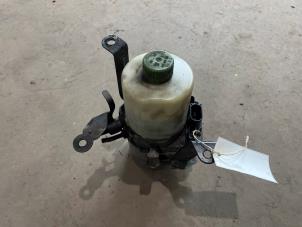 Begagnade Servostyrningspump Skoda Roomster (5J) 1.2 12V HTTP Pris € 75,00 Marginaltabell erbjuds av F. van den Mosselaar autodemontage