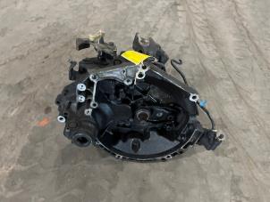 Używane Skrzynia biegów Peugeot 207/207+ (WA/WC/WM) 1.6 16V Cena € 200,00 Procedura marży oferowane przez F. van den Mosselaar autodemontage