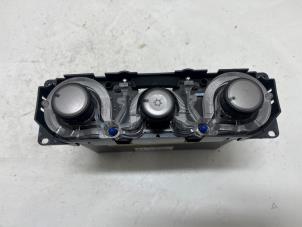 Begagnade Värmekontrollpanel Mitsubishi Grandis (NA) 2.4 16V MIVEC Pris € 30,00 Marginaltabell erbjuds av F. van den Mosselaar autodemontage