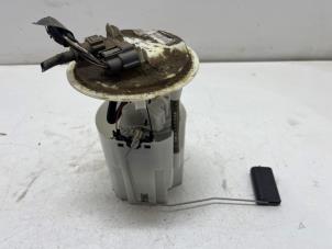 Gebruikte Brandstofpomp Elektrisch Renault Megane III Coupe (DZ) 1.6 16V Prijs € 35,00 Margeregeling aangeboden door F. van den Mosselaar autodemontage