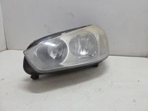 Używane Reflektor lewy Ford C-Max (DM2) 1.8 16V Cena € 45,00 Procedura marży oferowane przez F. van den Mosselaar autodemontage