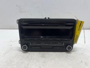 Używane Radioodtwarzacz CD Volkswagen Polo V (6R) 1.2 TDI 12V BlueMotion Cena € 20,00 Procedura marży oferowane przez F. van den Mosselaar autodemontage