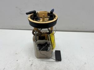 Używane Elektryczna pompa paliwa Volkswagen Polo V (6R) 1.2 TDI 12V BlueMotion Cena € 35,00 Procedura marży oferowane przez F. van den Mosselaar autodemontage