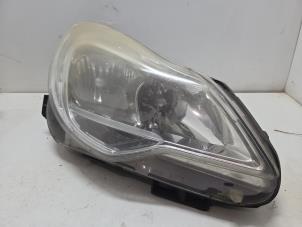 Gebruikte Koplamp rechts Opel Corsa D 1.3 CDTi 16V ecoFLEX Prijs € 50,00 Margeregeling aangeboden door F. van den Mosselaar autodemontage