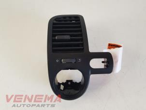 Begagnade Luftmunstycke, instrumentbräda Volkswagen Lupo (6X1) 1.0 MPi 50 Pris € 9,99 Marginaltabell erbjuds av Venema Autoparts