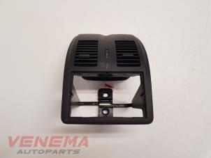 Begagnade Luftmunstycke, instrumentbräda Volkswagen Lupo (6X1) 1.0 MPi 50 Pris € 19,99 Marginaltabell erbjuds av Venema Autoparts