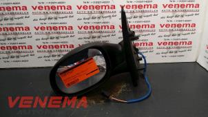 Gebruikte Buitenspiegel links Citroen C2 (JM) 1.6 16V VTR Prijs € 35,00 Margeregeling aangeboden door Venema Autoparts