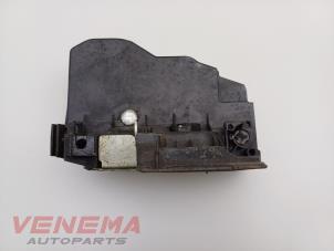 Begagnade Dörrlåsmekanism, 4-dörrars, vänster fram BMW 1 serie (E87/87N) 116i 1.6 16V Pris € 19,99 Marginaltabell erbjuds av Venema Autoparts